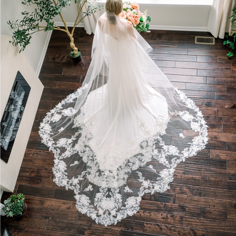 Cathedral length veil - Picture 4 of 4